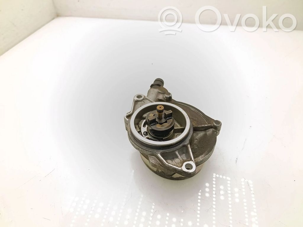 Audi Q7 4L Vacuum pump 
