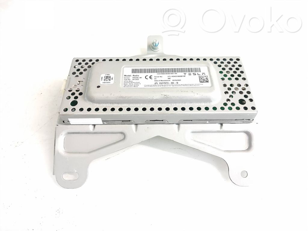 Tesla Model Y Aerial antenna amplifier 