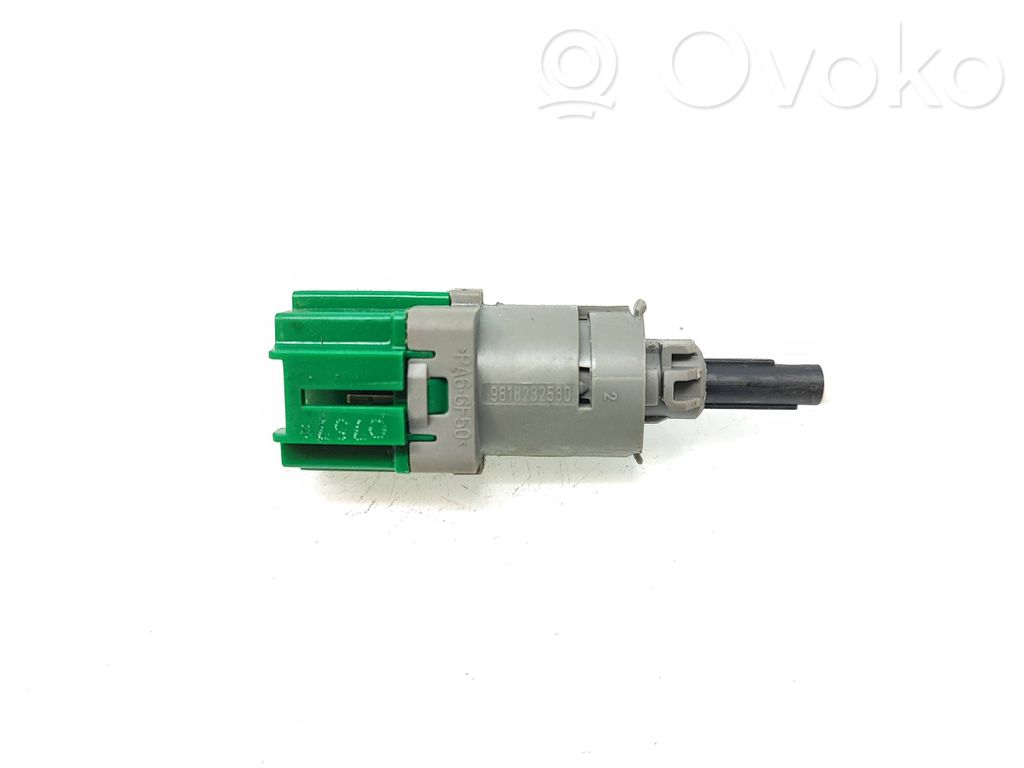 Toyota Proace Interruptor sensor del pedal de freno 