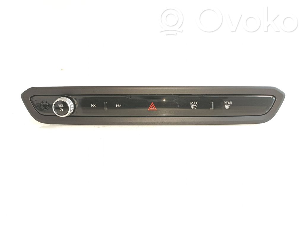BMW i4 Hazard light switch 