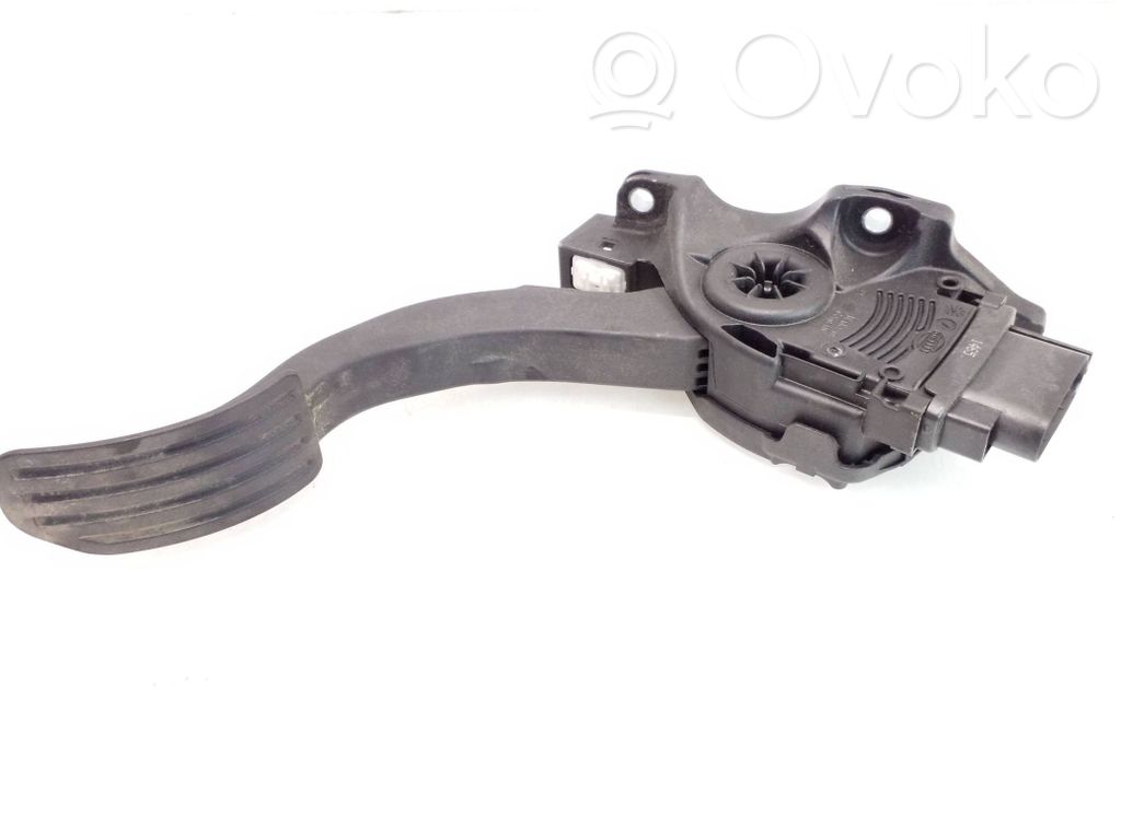 Volvo V60 Accelerator throttle pedal 
