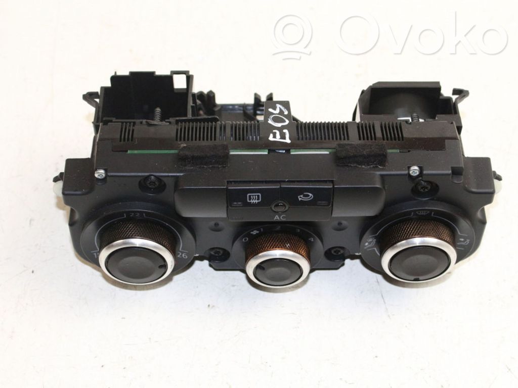 Volkswagen Eos Climate control unit 