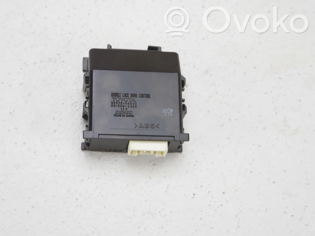 Toyota C-HR I Door central lock control unit/module 