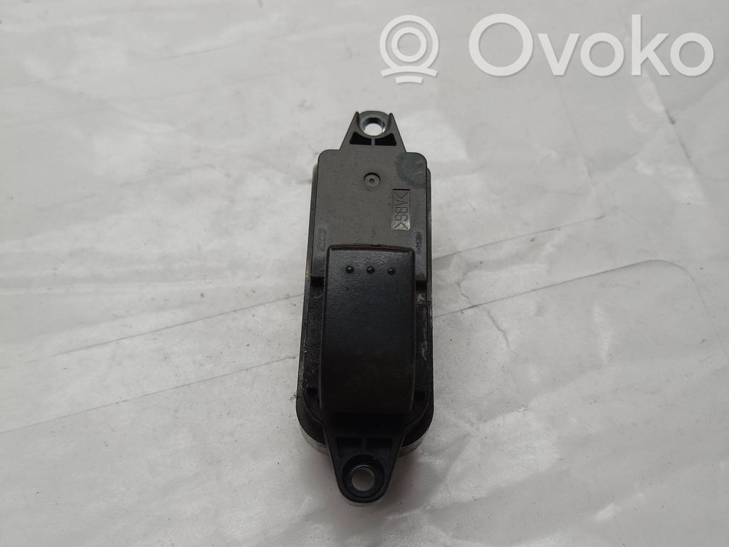Electric window control switch   CC3366370
