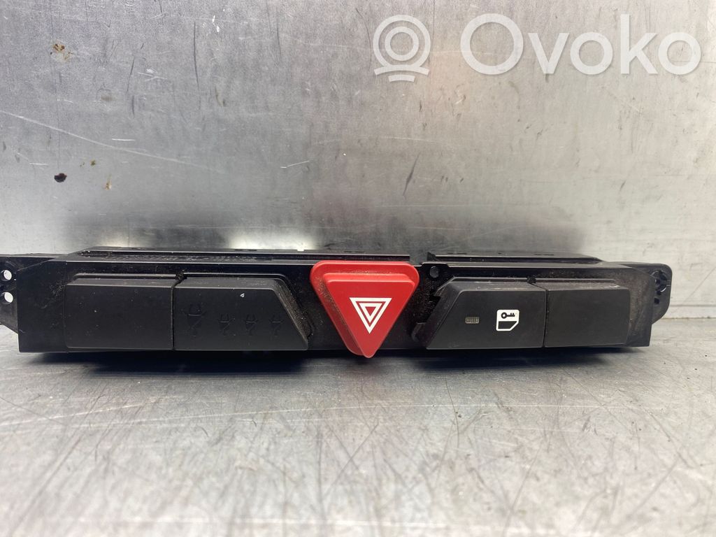 KIA Ceed Hazard light switch 