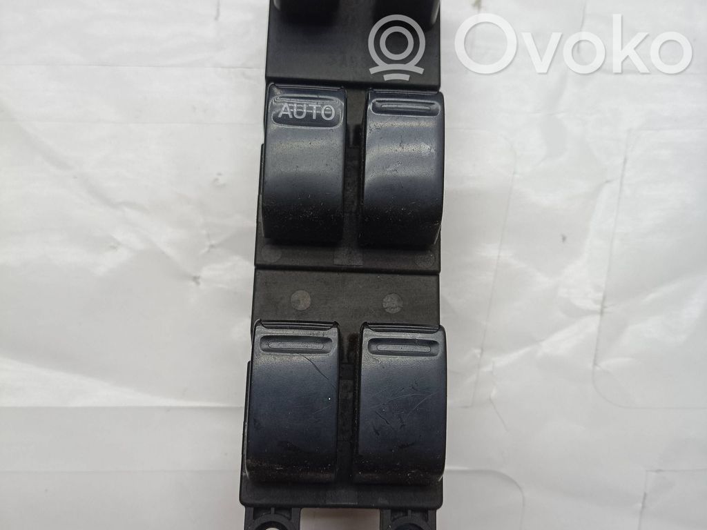 Nissan Primera Electric window control switch 