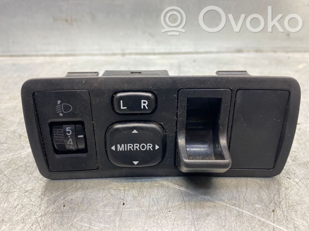 Toyota Corolla Verso E121 Wing mirror switch 