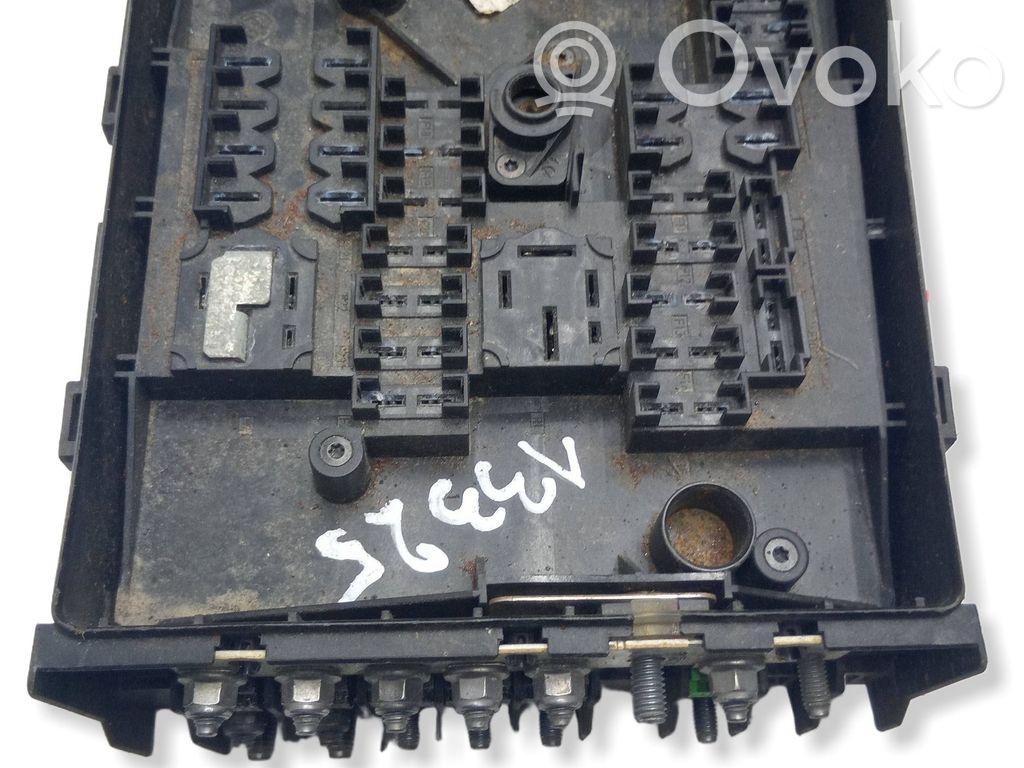 Skoda Octavia Mk2 (1Z) Fuse module 