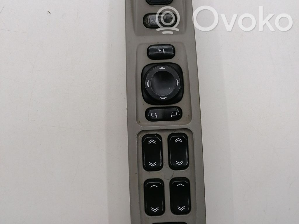 Cadillac CTS Electric window control switch 