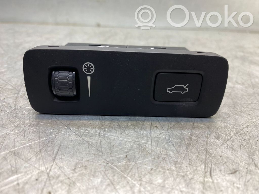 Volvo XC90 Tailgate opening switch 