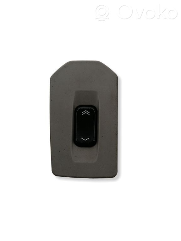 Cadillac CTS Electric window control switch 