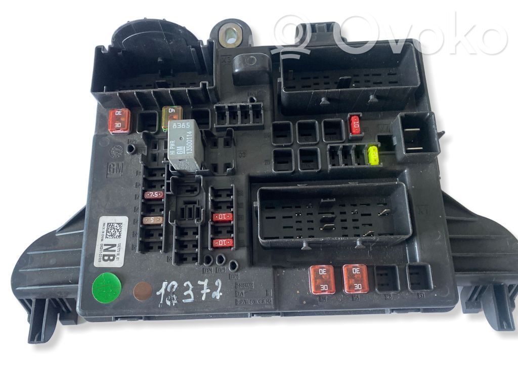 Opel Insignia A Saugiklių blokas 