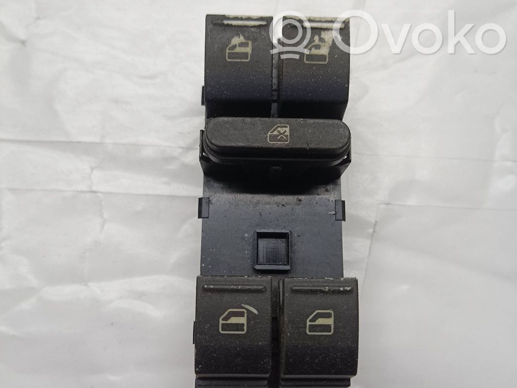 Volkswagen Golf Plus Electric window control switch 