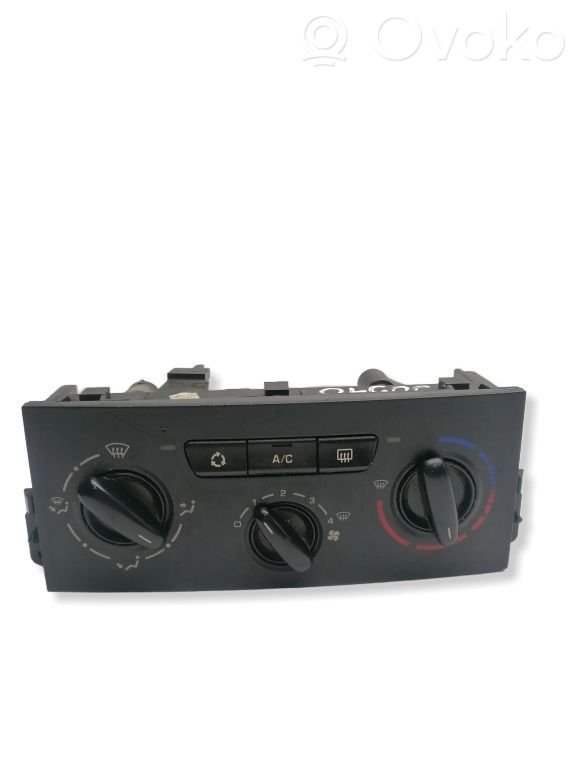 Peugeot 207 Climate control unit 