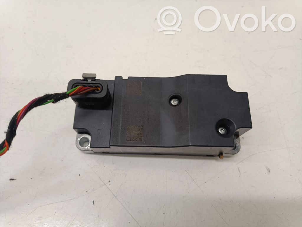 Audi A4 S4 B9 Ohjauspyörän lukitus 