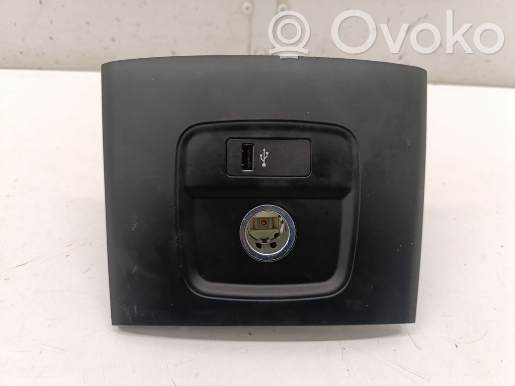 Mini Cooper Countryman F60 Разъем USB 