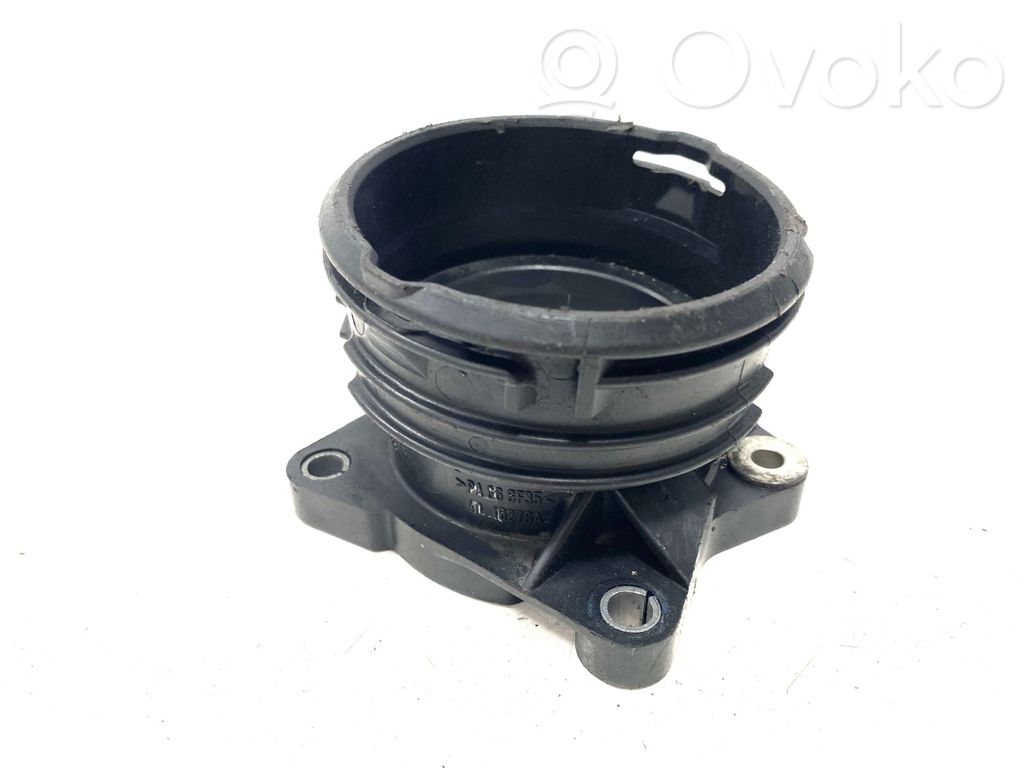 Mercedes-Benz E W211 Intercooler pipe mounting bracket 