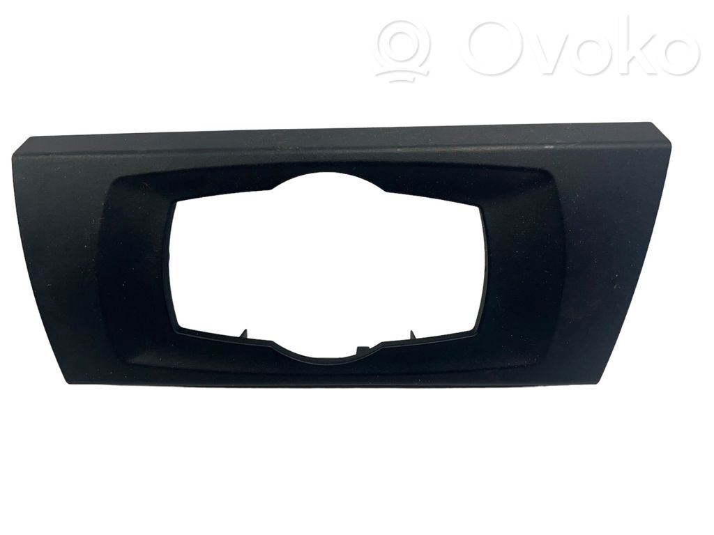 BMW 3 E90 E91 Cita veida paneļa detaļa 