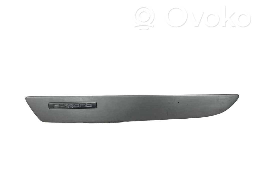 Audi A4 S4 B8 8K Dekoratyvinė apdailos juostelė 