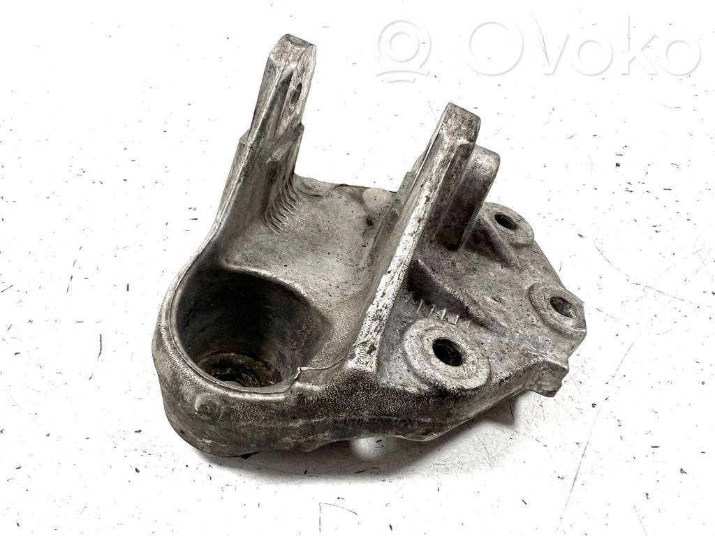Peugeot 508 Engine mounting bracket 