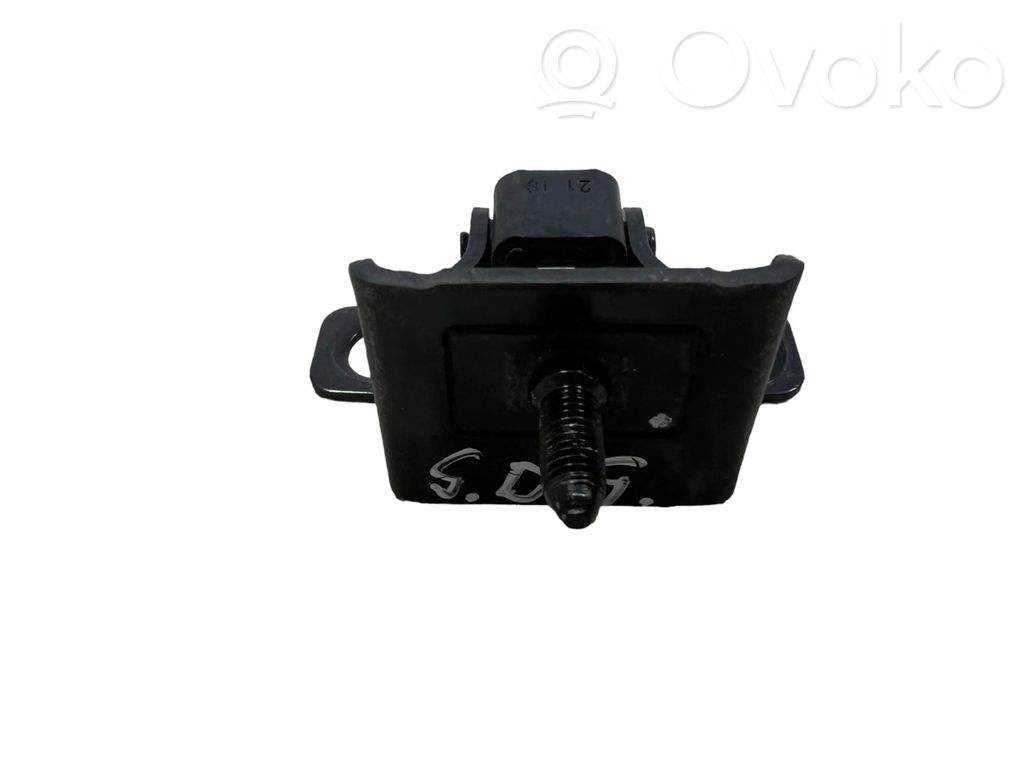 Peugeot 3008 II Tailgate/trunk/boot hinge 