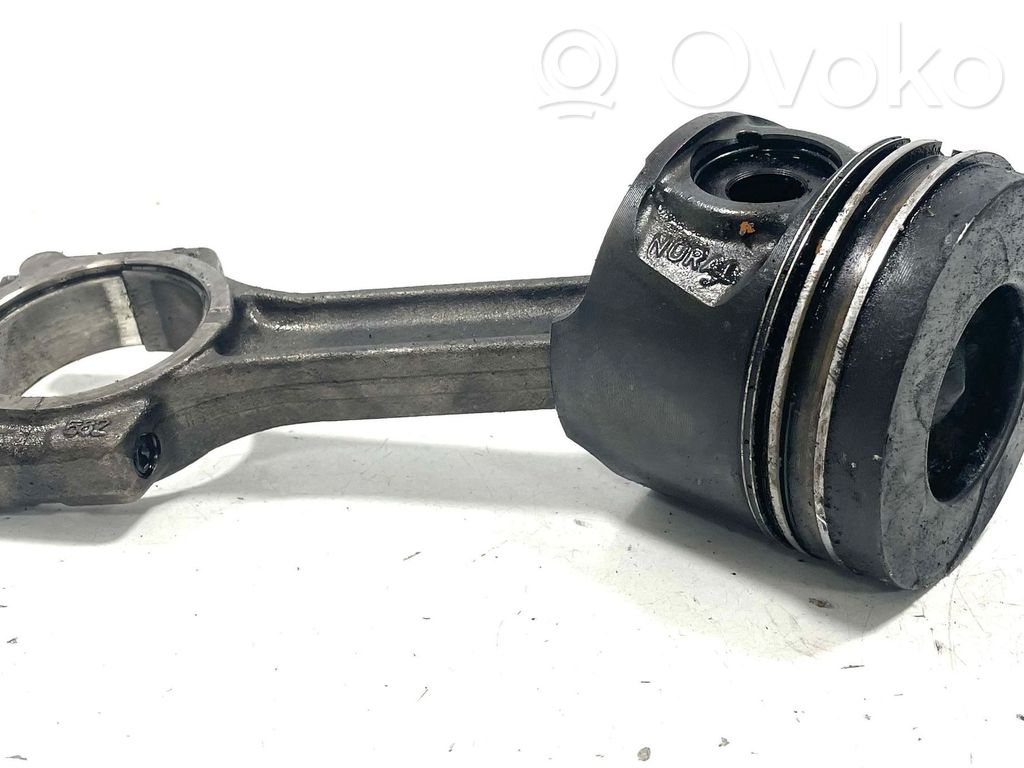 Renault Modus Piston with connecting rod 