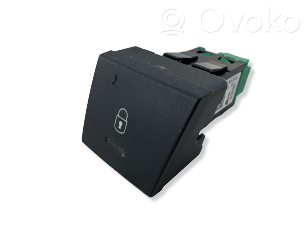 Peugeot 508 Central locking switch button 