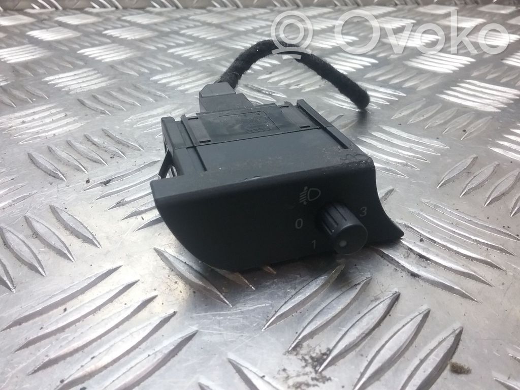 Audi A4 S4 B7 8E 8H Headlight level height control switch 