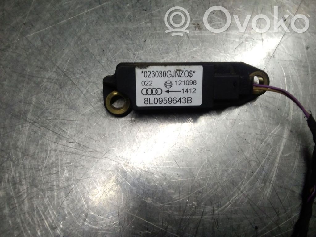 Czujnik uderzenia Airbag   8L0959643B,023030GJNZ0