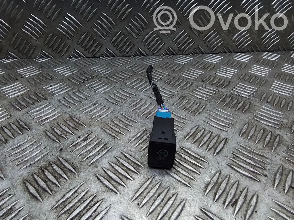 Nissan Qashqai Traction control (ASR) switch 