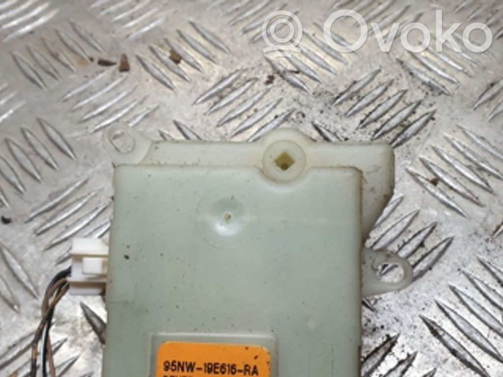 Volkswagen Sharan Intake manifold valve actuator/motor 