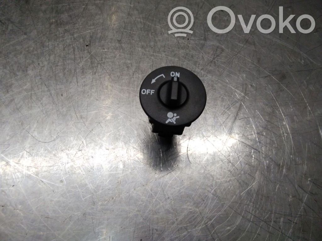 Renault Laguna III Passenger airbag on/off switch 