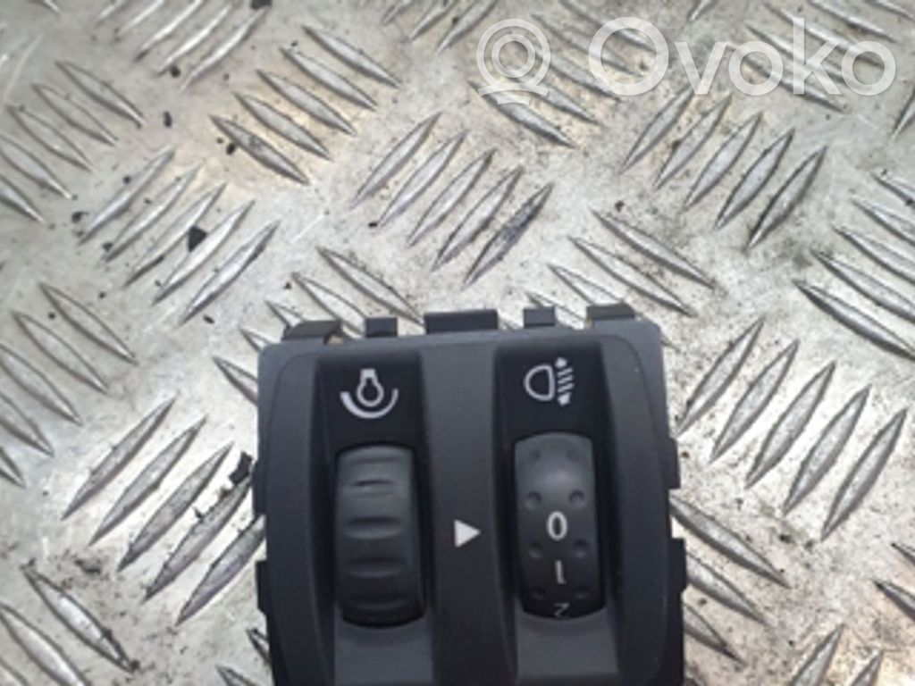 Renault Clio III Headlight level height control switch 
