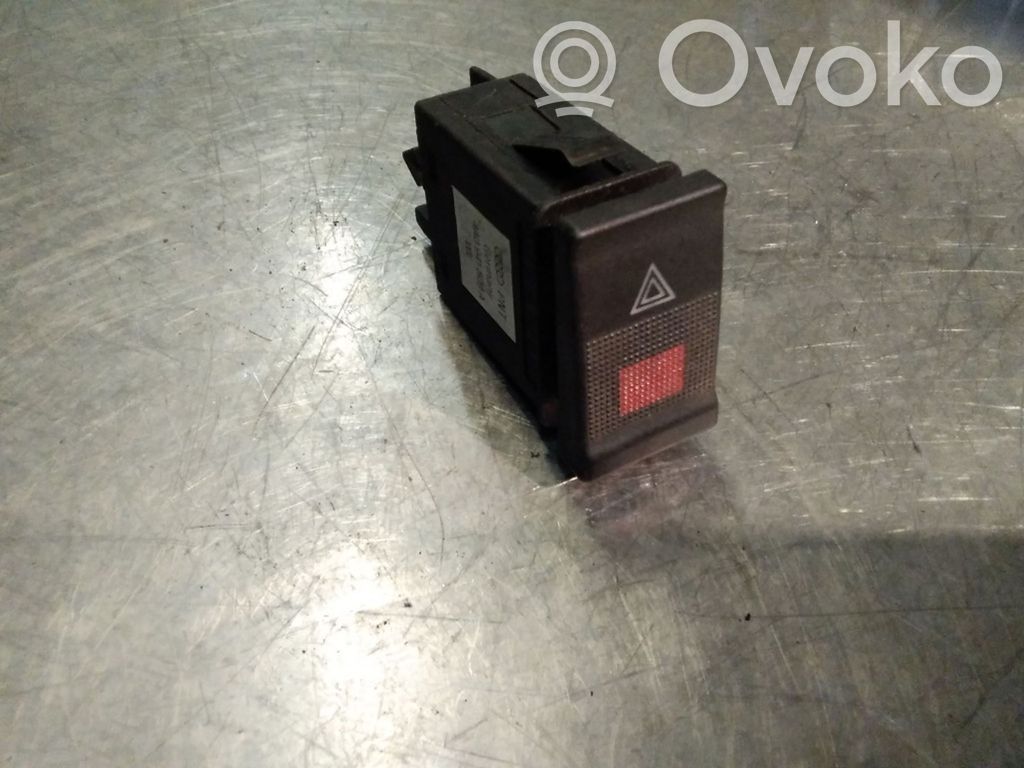 Audi A6 S6 C4 4A Botón interruptor de luz de peligro 