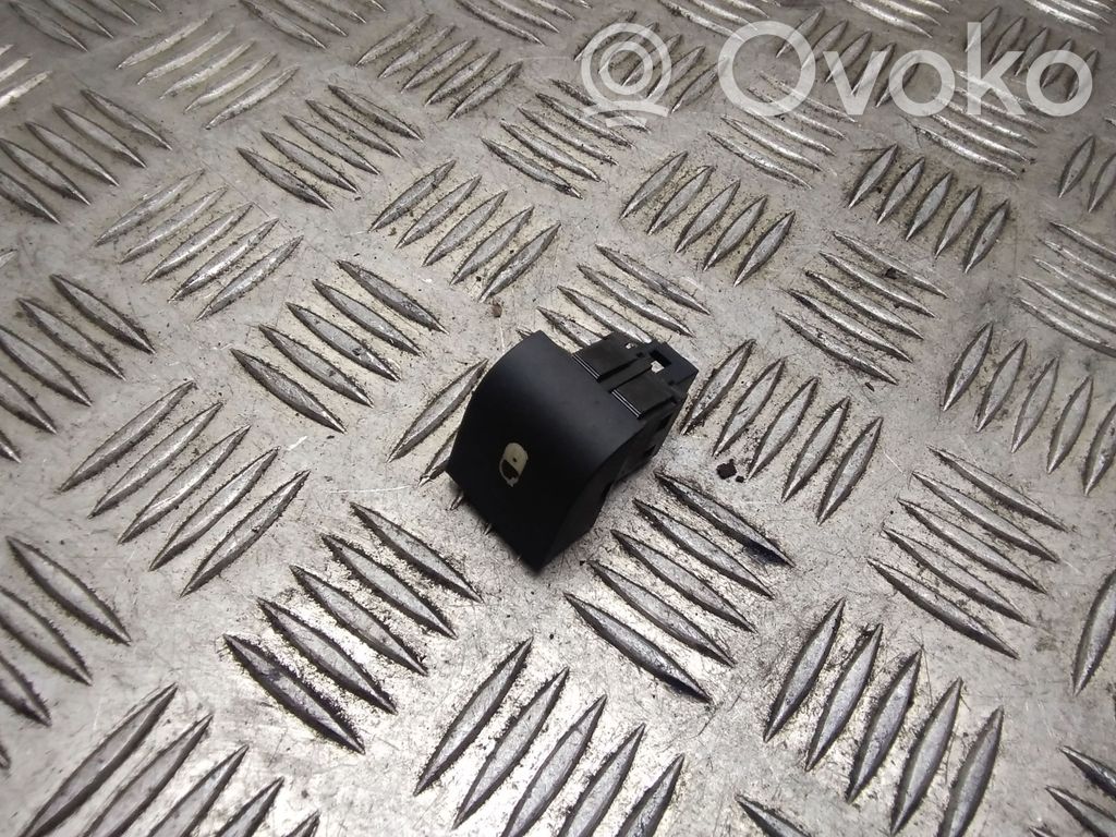 Peugeot 207 Central locking switch button 