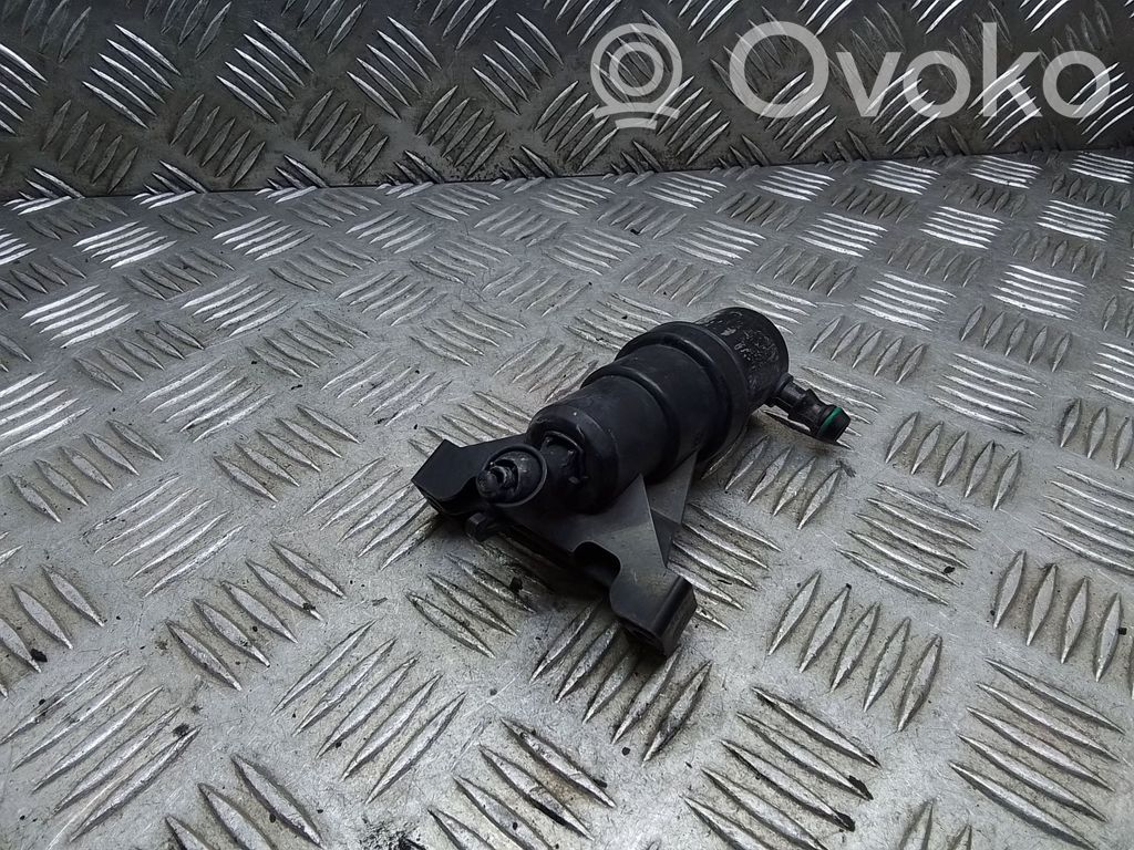 Headlight washer spray nozzle