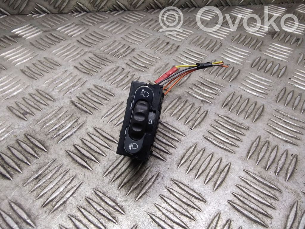 Renault Trafic II (X83) Headlight level height control switch 