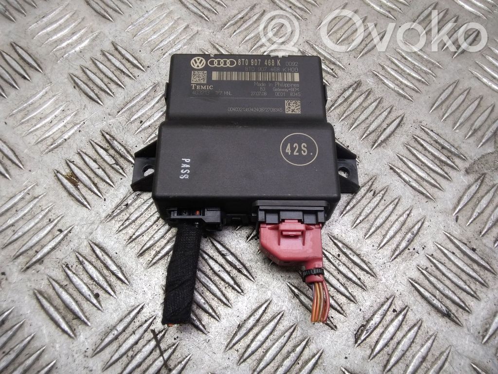Audi A5 8T 8F Gateway control module 
