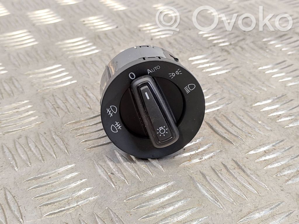 Volkswagen Polo VI Light switch 