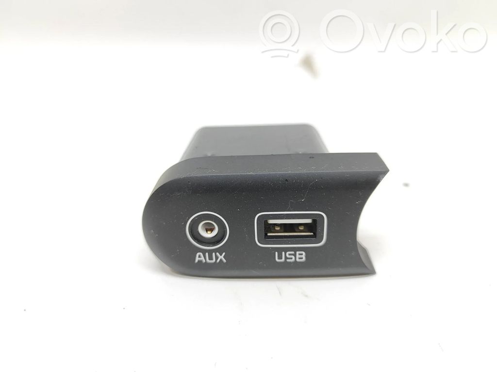 KIA Ceed Enchufe conector USB 
