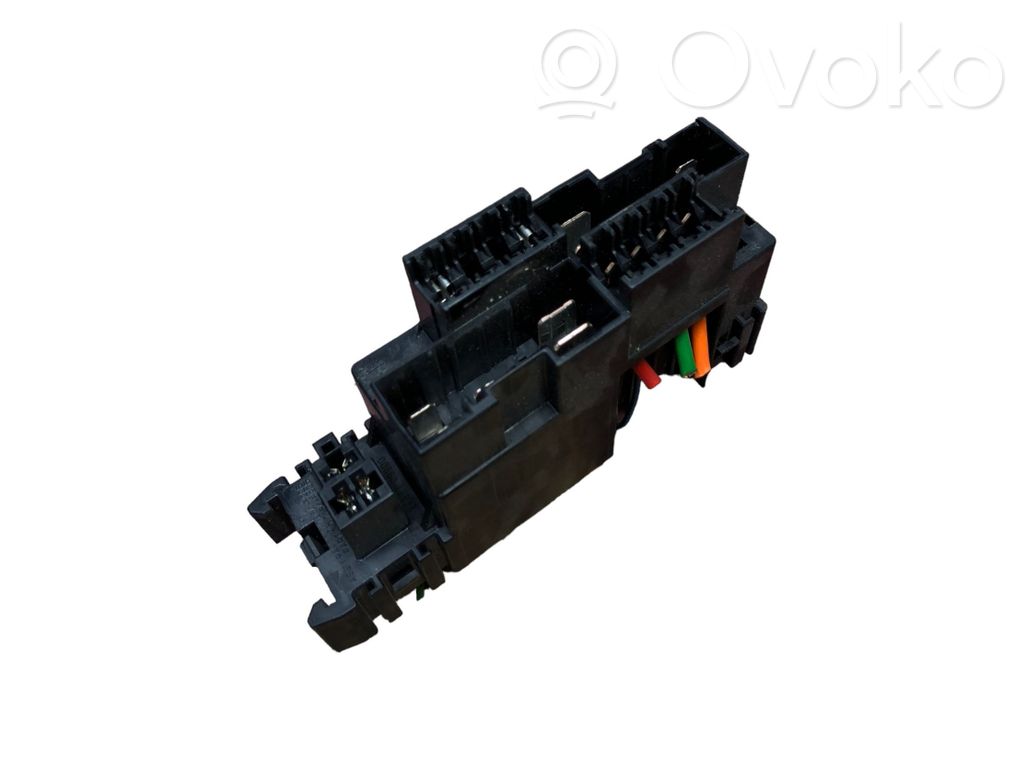 Nissan Navara D40 Fuse module 