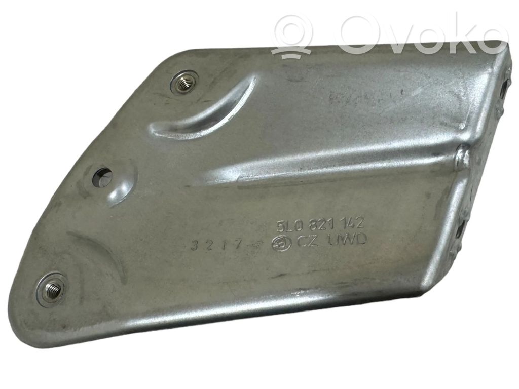 Uchwyt / Mocowanie błotnika przedniego   5L0821142