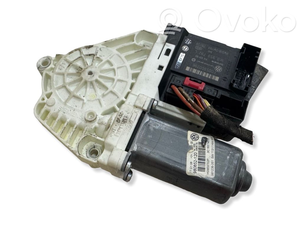 Volkswagen PASSAT B6 Silnik regulatora szyby drzwi przednich 
