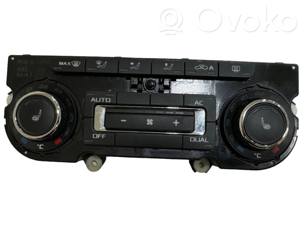 Skoda Octavia Mk2 (1Z) Climate control unit 
