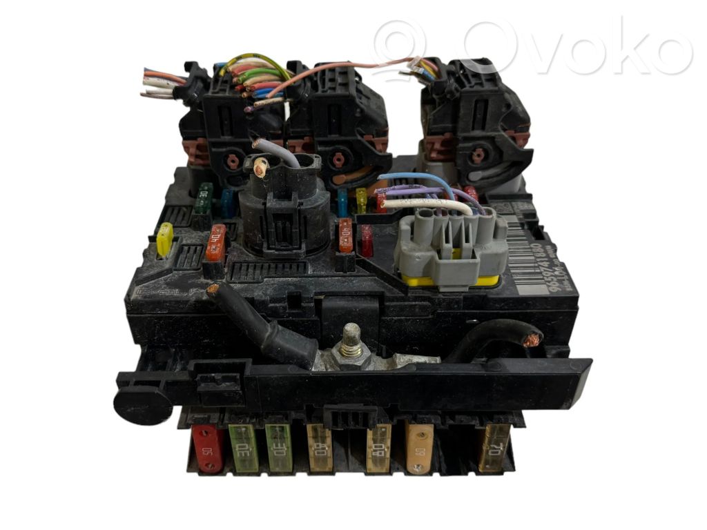 Peugeot 207 Fuse module 