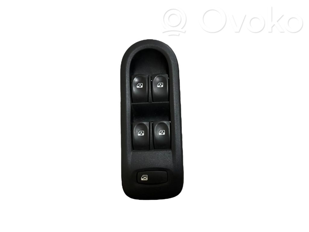 Renault Clio III Elektrisko logu slēdzis 
