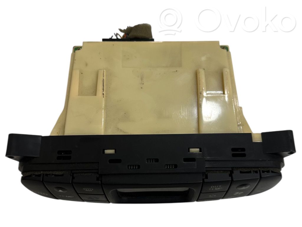 Mitsubishi Carisma Climate control unit 