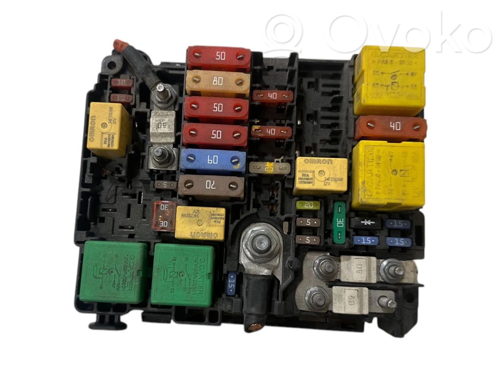 Peugeot 308 Fuse module 