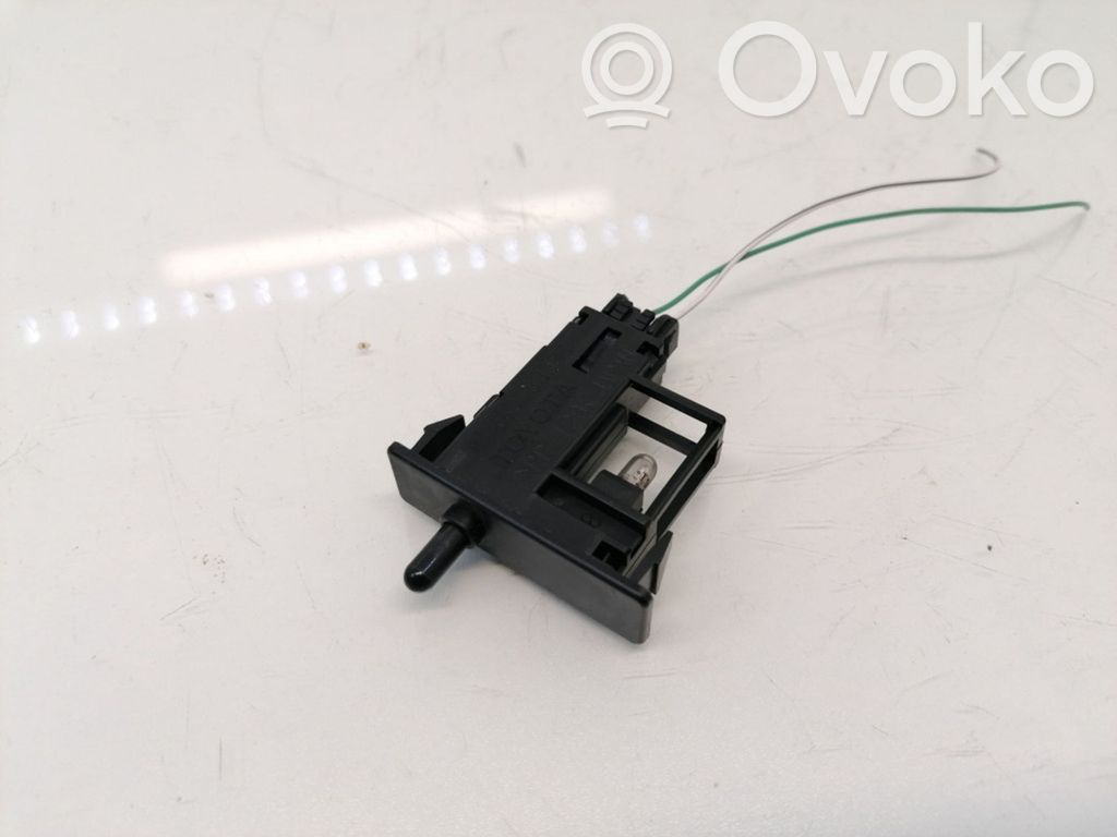 Toyota Avensis T250 Glove box light 