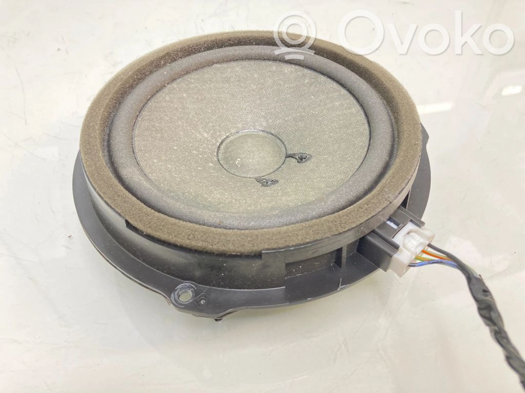 Ford Focus Front door speaker 